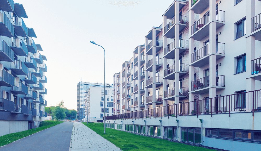 ¿Se puede vender una casa con okupas sin desalojar primero?