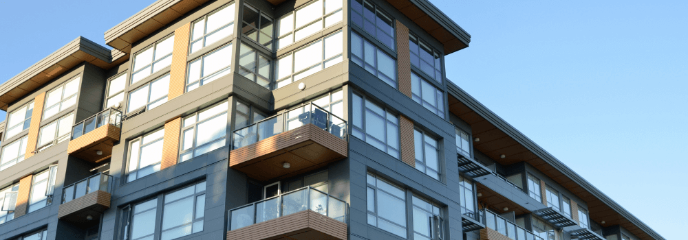 ¿Se puede vender una casa con okupas sin desalojar primero?