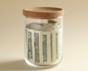 Cuánto dinero se ahorra comprando una vivienda okupada